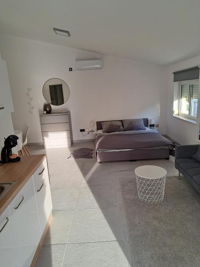 Apartmán Mala Smokva Vir Exteriér fotografie