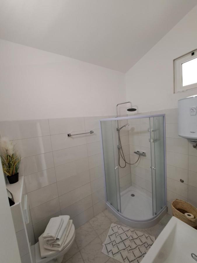 Apartmán Mala Smokva Vir Exteriér fotografie
